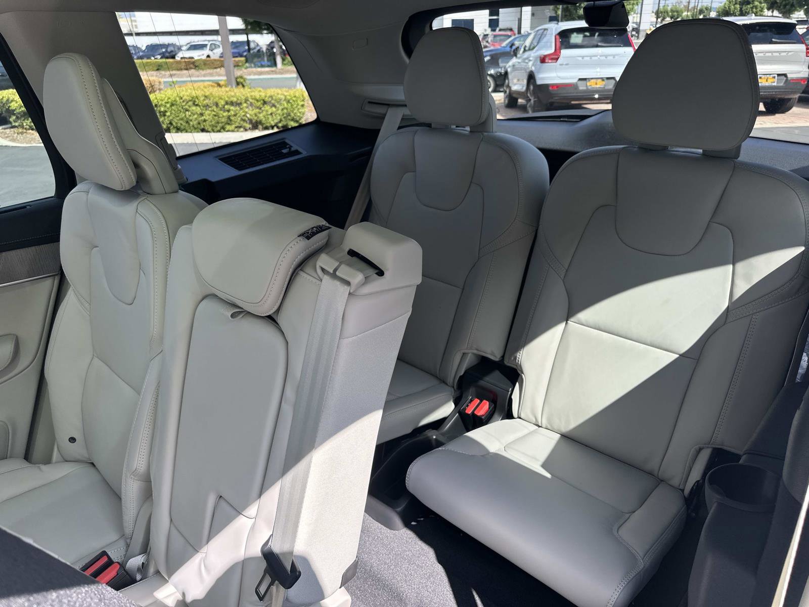 New 2026 Volvo XC90 T8 Ultra w/ Protection Package Premier image 18