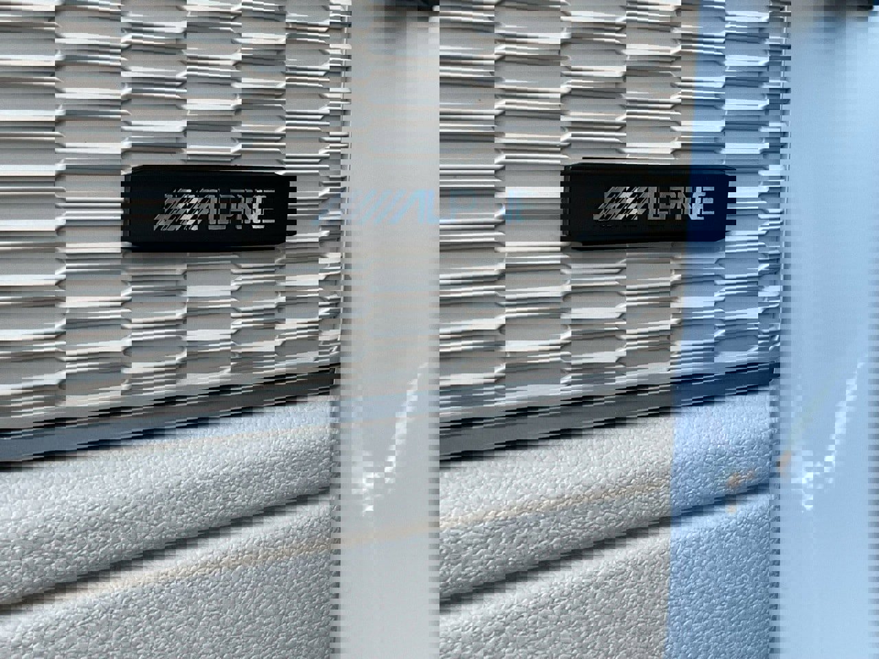 Used 2023 Jeep Grand Cherokee Limited w/ Trailer Tow Prep Group (B) image 15