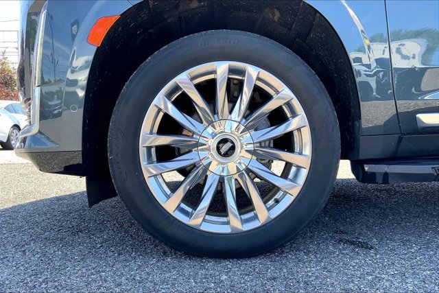 Used 2021 Cadillac Escalade Premium Luxury AWD/4WD image 8