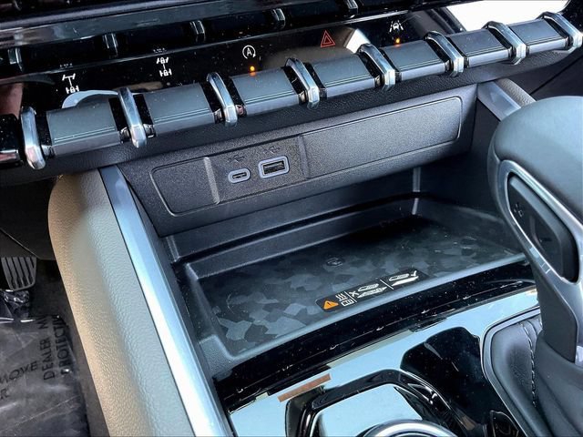 New 2026 Chevrolet Colorado ZR2 w/ Technology Package AWD/4WD image 8