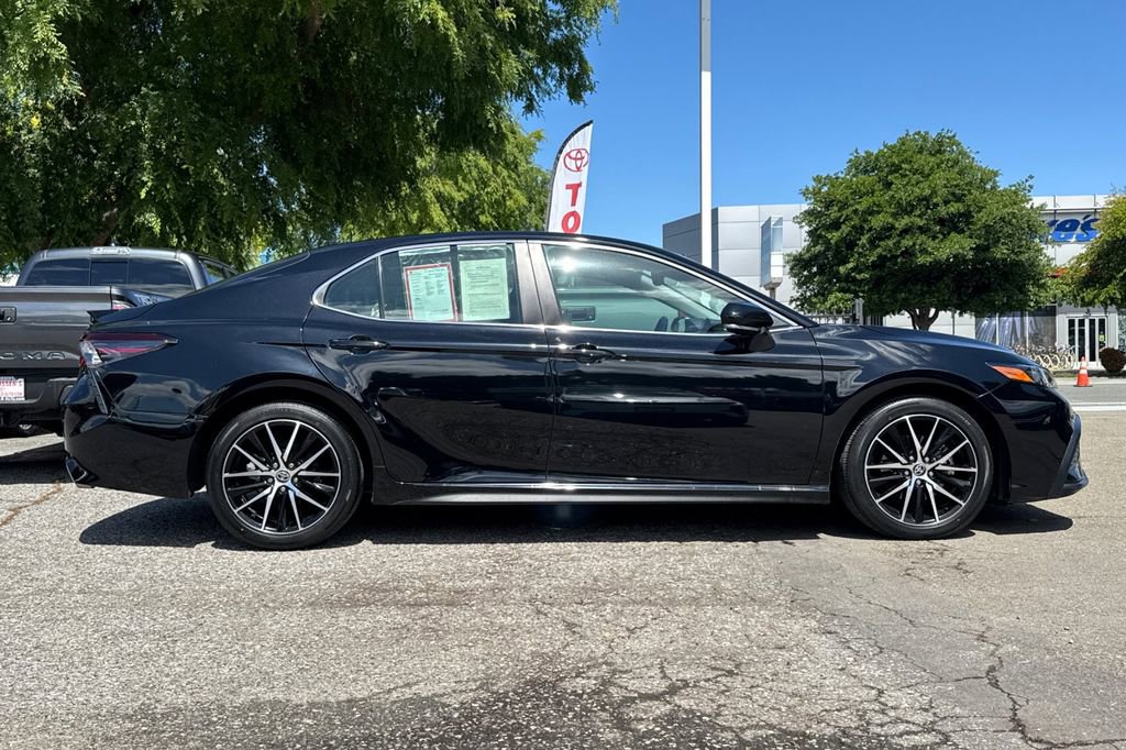 Certified 2023 Toyota Camry SE w/ Blackout Package (TMS) image 2