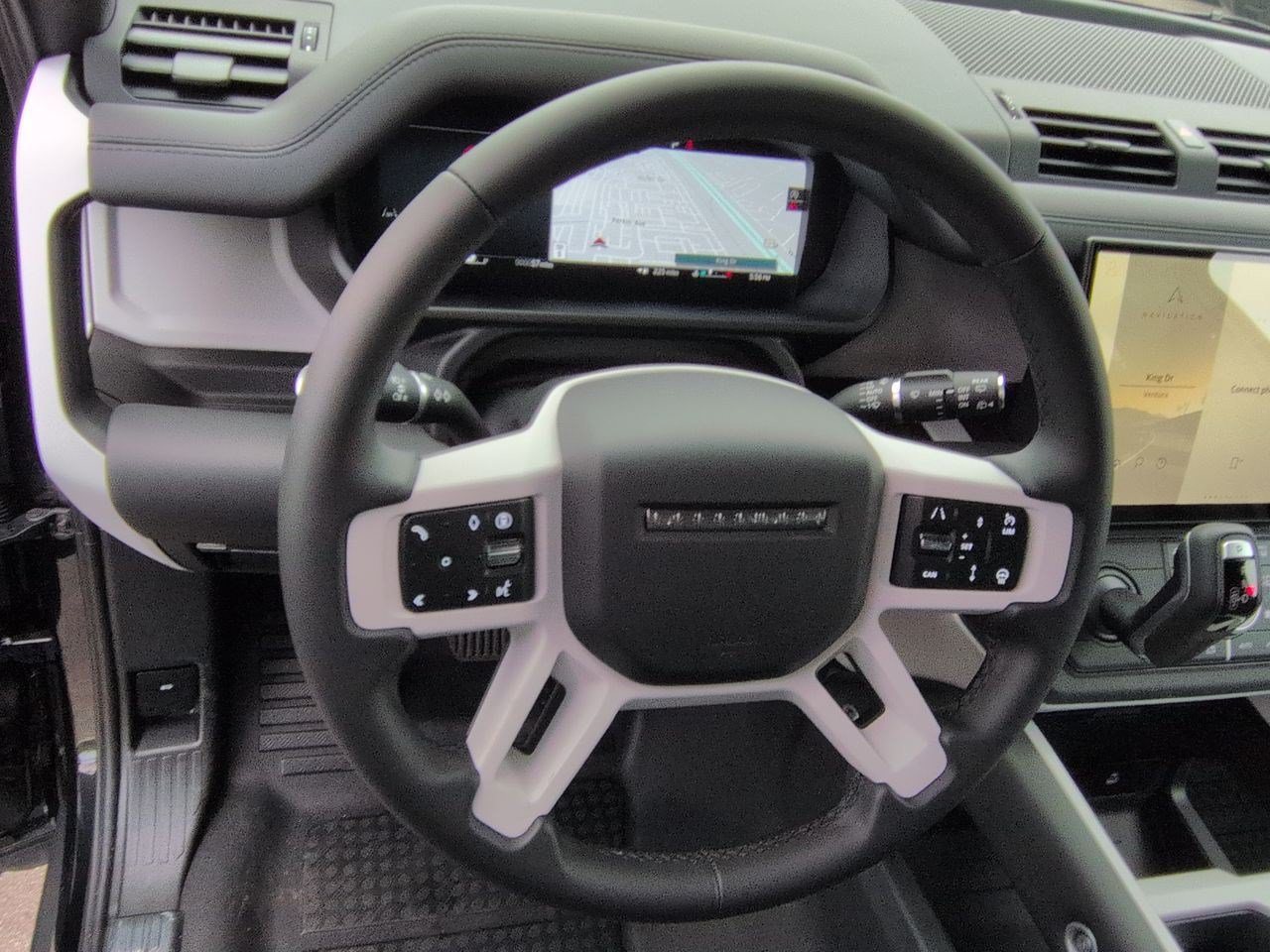 New 2026 Land Rover Defender 110 X-Dynamic SE AWD/4WD image 10
