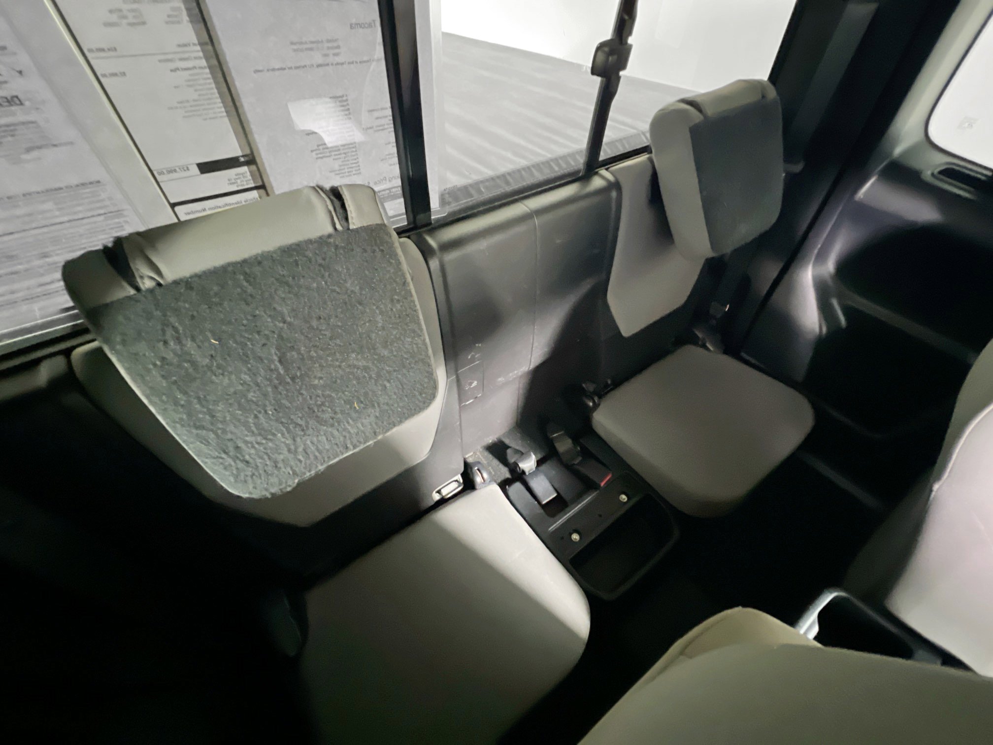 Used 2020 Toyota Tacoma SR5 RWD image 32