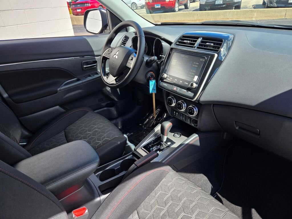 New 2025 Mitsubishi Outlander Sport LE image 5