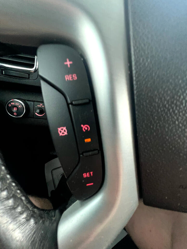 Used 2011 GMC Acadia SLE image 18