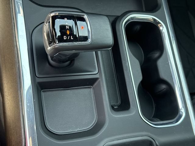 Used 2025 Chevrolet Silverado 1500 High Country AWD/4WD image 16