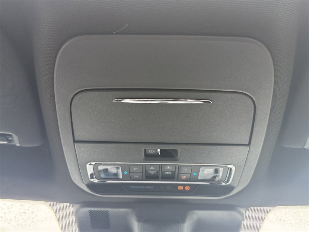 Used 2025 Ford F350 Platinum w/ FX4 Off-Road Package image 30