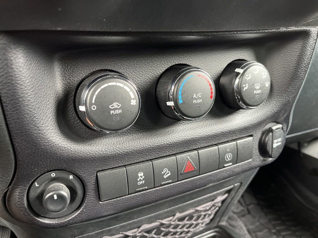 Used 2017 Jeep Wrangler Sport AWD/4WD image 34