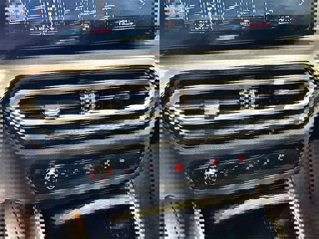 Used 2024 BMW 330i xDrive 330i xDrive Convenience w/ Convenience Package image 22