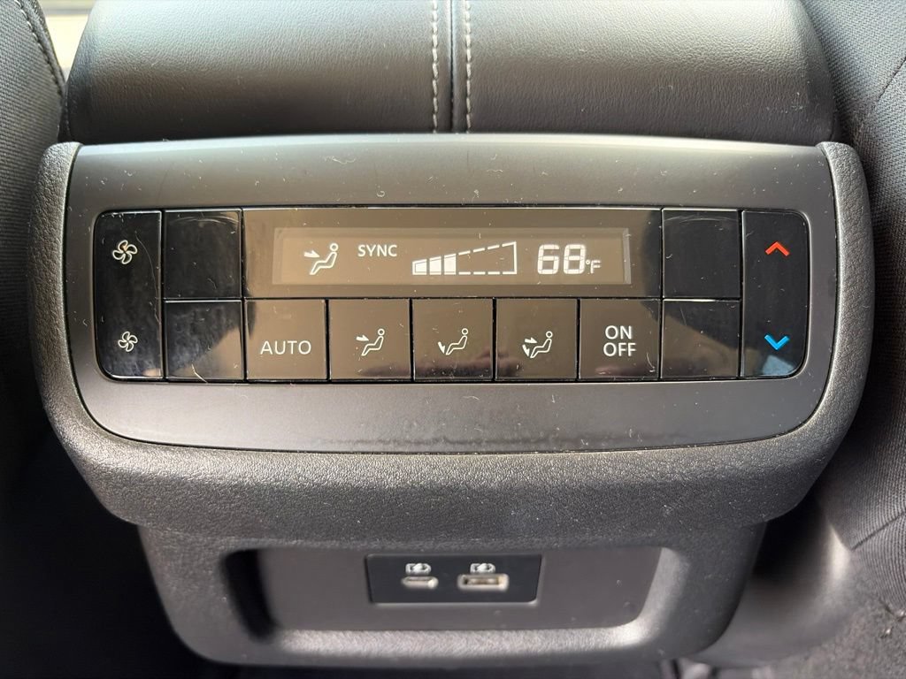 Used 2022 Nissan Pathfinder SV AWD/4WD image 41