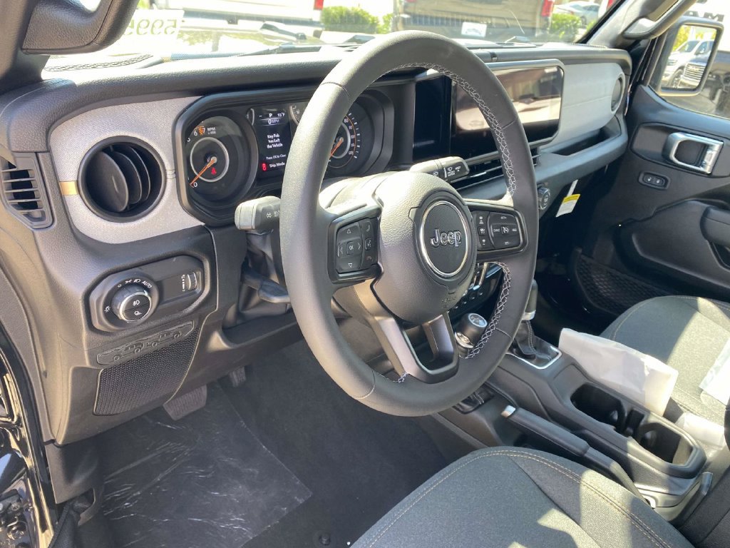New 2026 Jeep Gladiator Sport AWD/4WD image 15