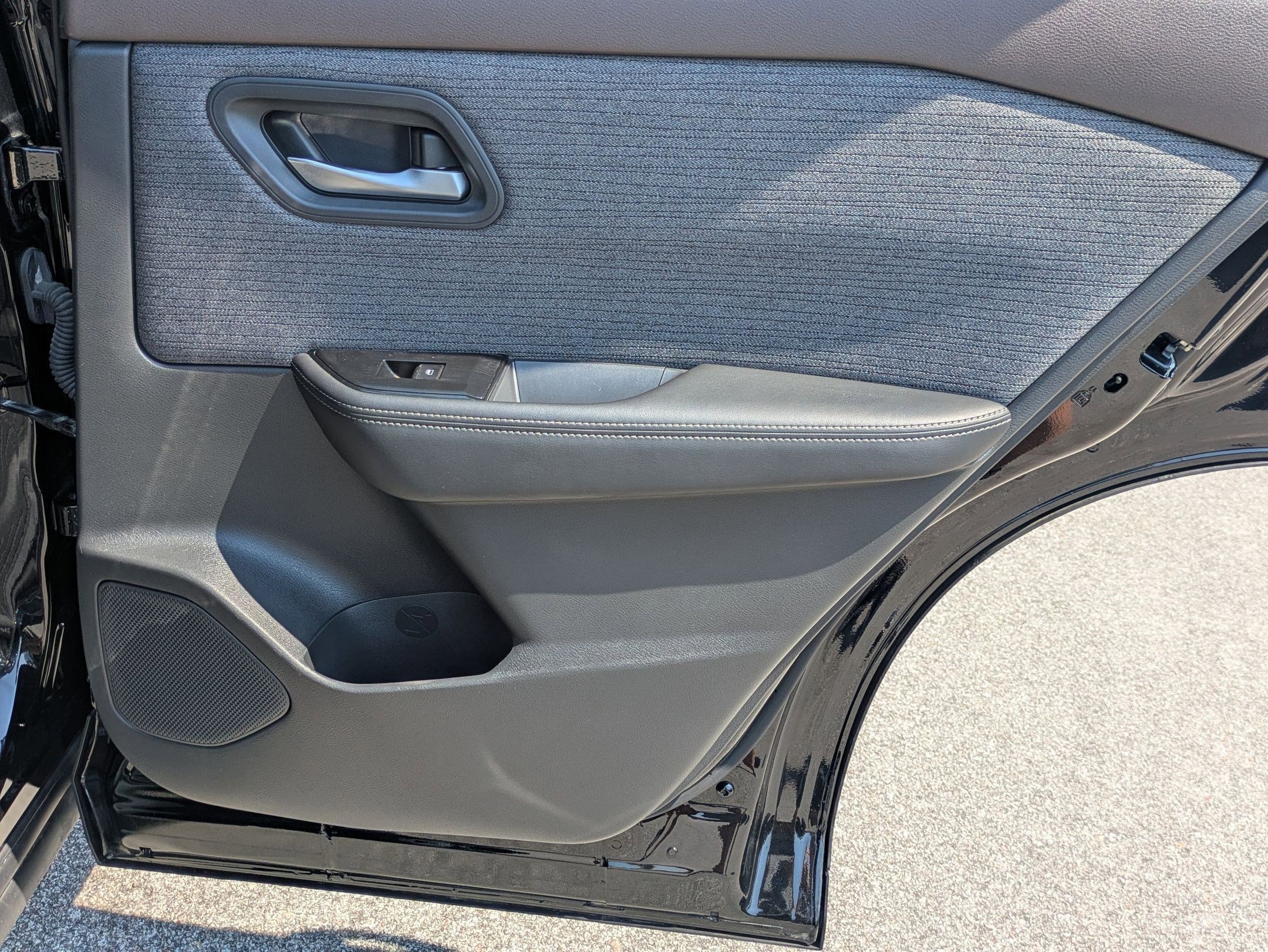 Certified 2023 Nissan Rogue SV FWD image 29