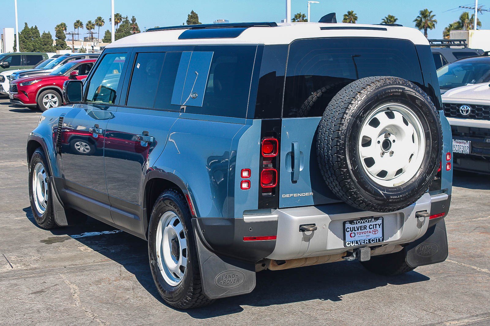 Used 2023 Land Rover Defender 110 S AWD/4WD image 7