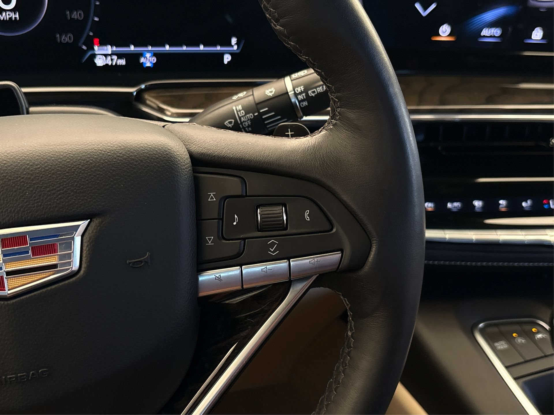 Certified 2024 Cadillac Escalade Premium Luxury AWD/4WD image 29