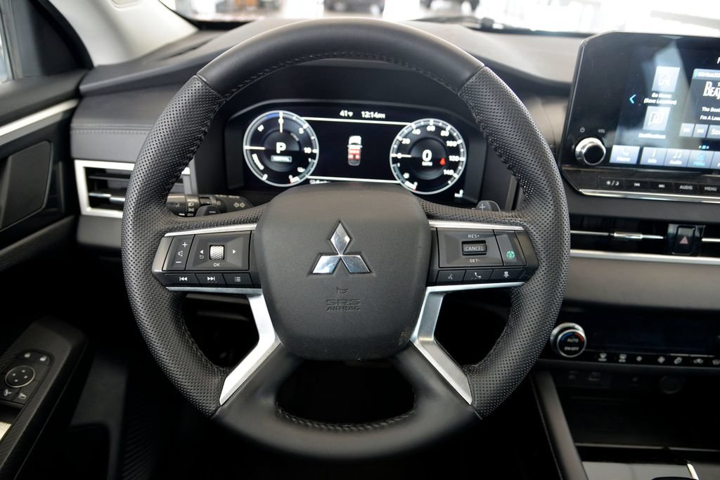 Used 2023 Mitsubishi Outlander SE AWD/4WD image 19