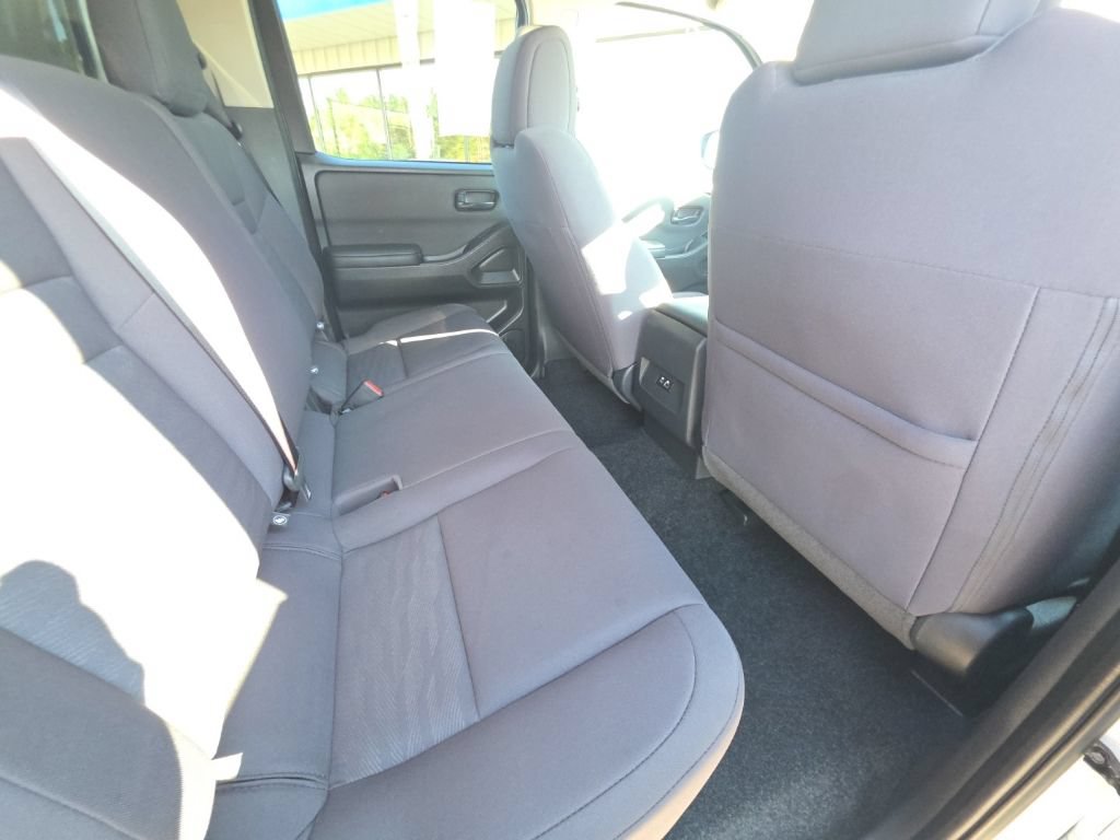 Used 2024 Nissan Frontier S AWD/4WD image 15