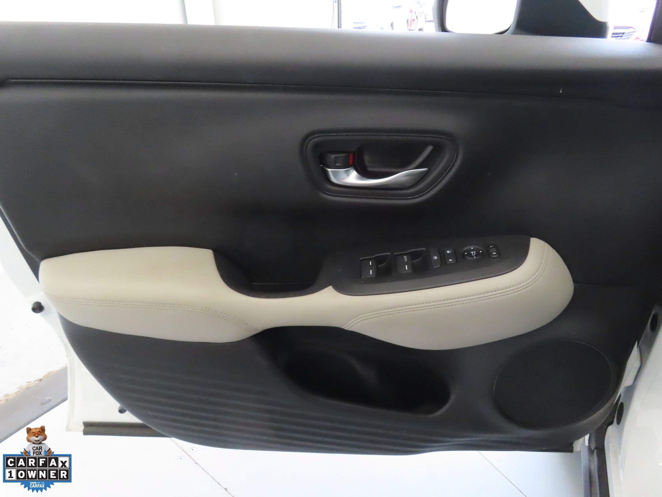 Used 2023 Honda HR-V LX image 10