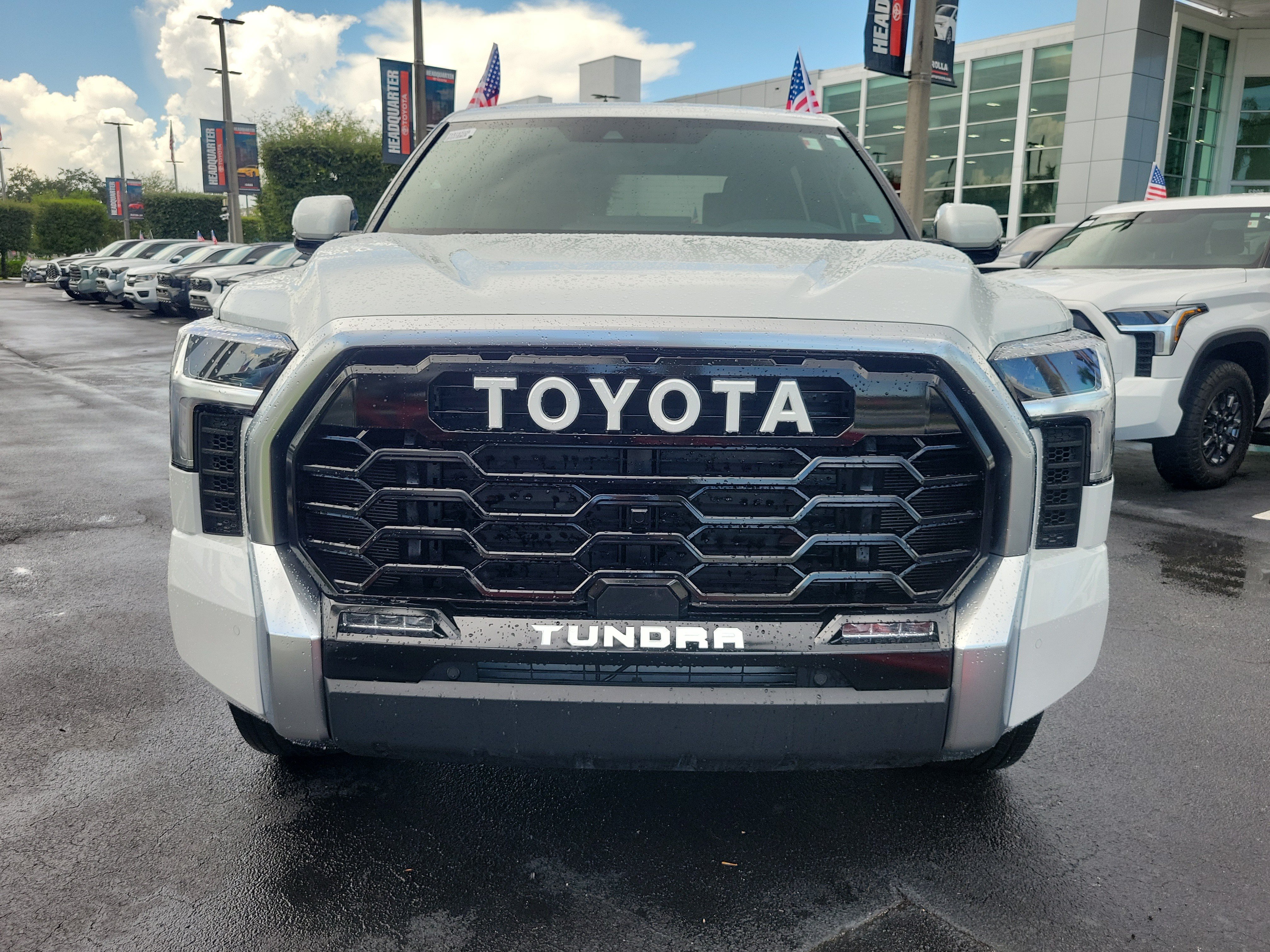 Used 2025 Toyota Tundra Limited AWD/4WD image 4