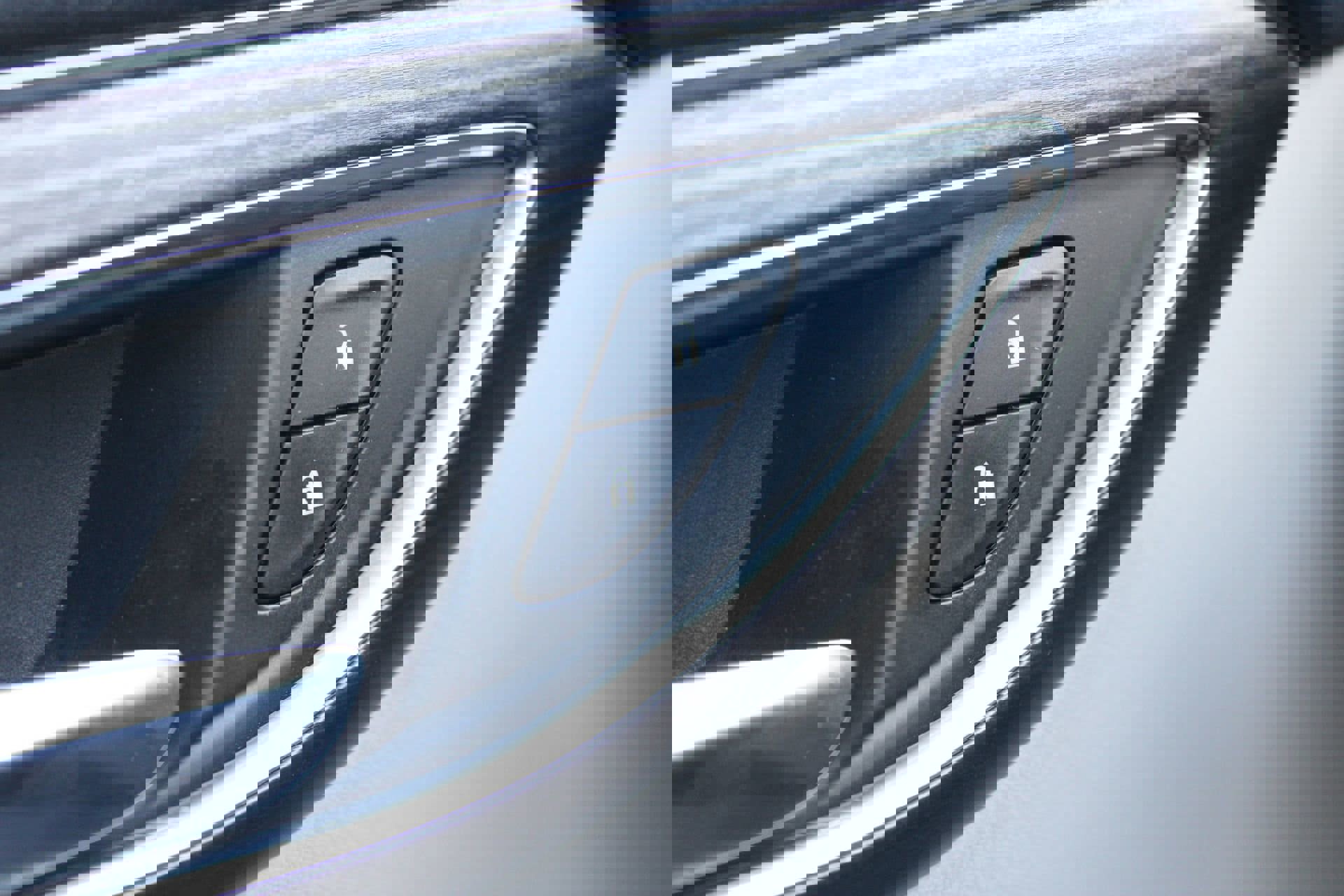 Used 2023 Buick Envision Avenir AWD/4WD image 29