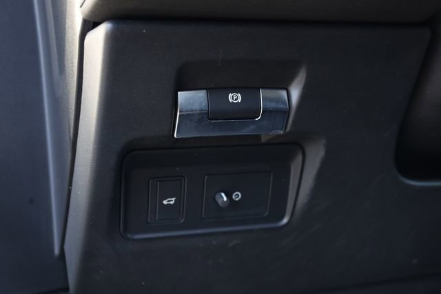 Used 2023 Land Rover Range Rover Evoque SE image 12