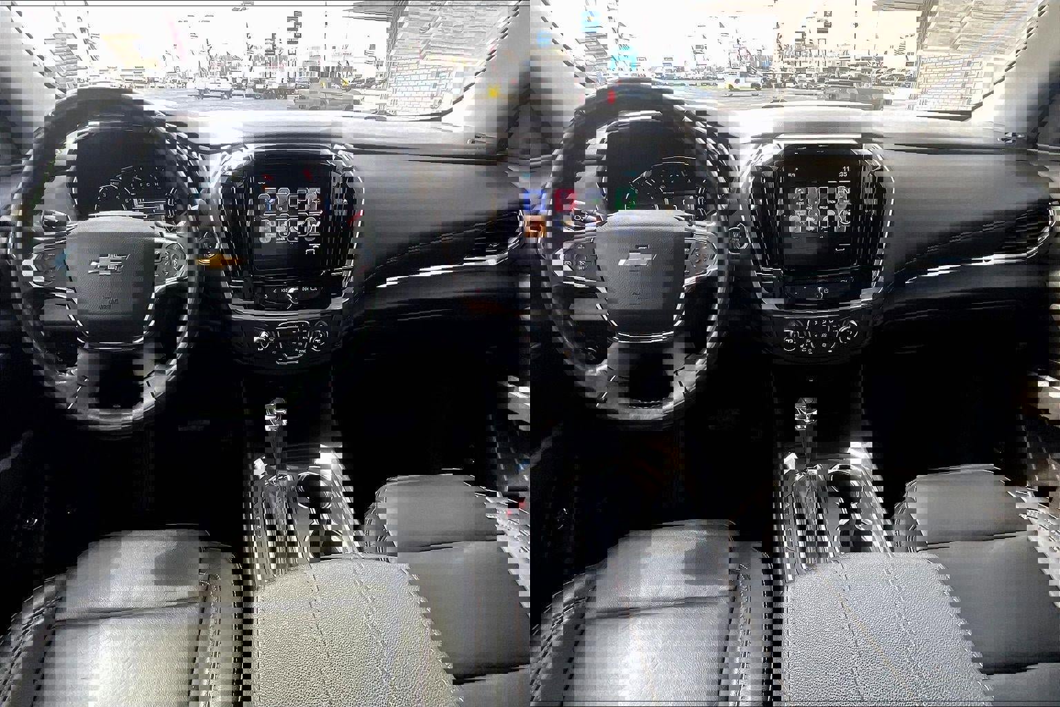 Used 2019 Chevrolet Traverse RS FWD image 16