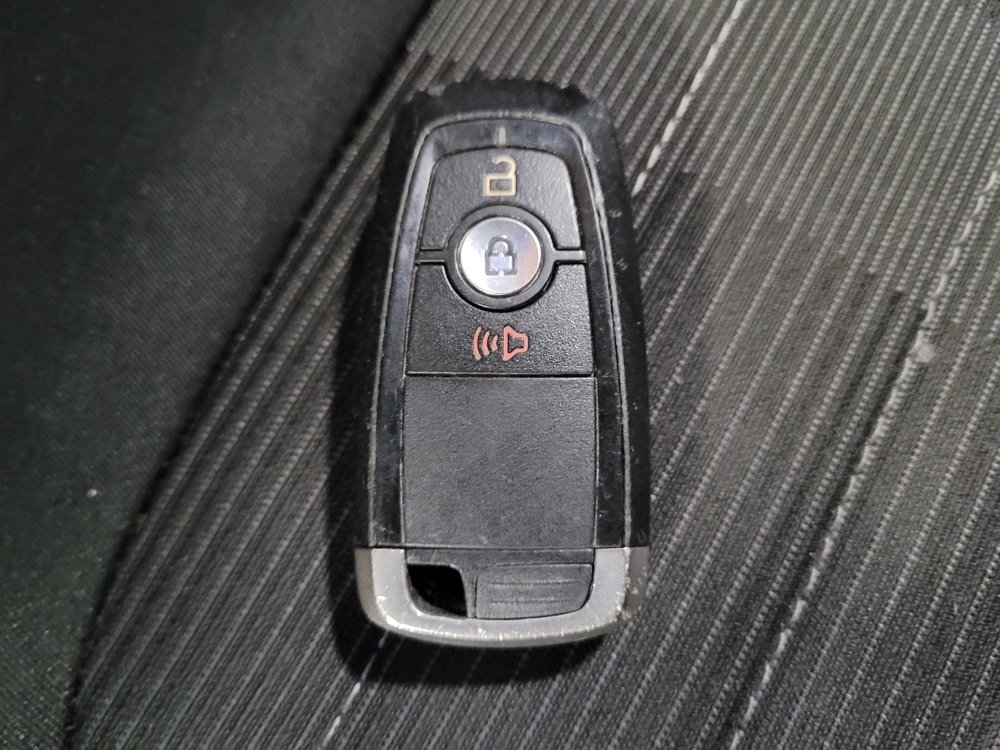 Used 2018 Ford Edge SEL image 32