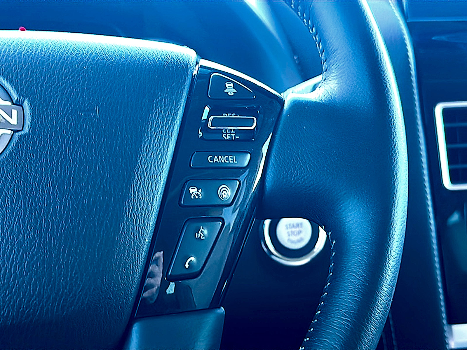 Used 2023 Nissan Armada SL w/ Captain's Chairs Package image 30