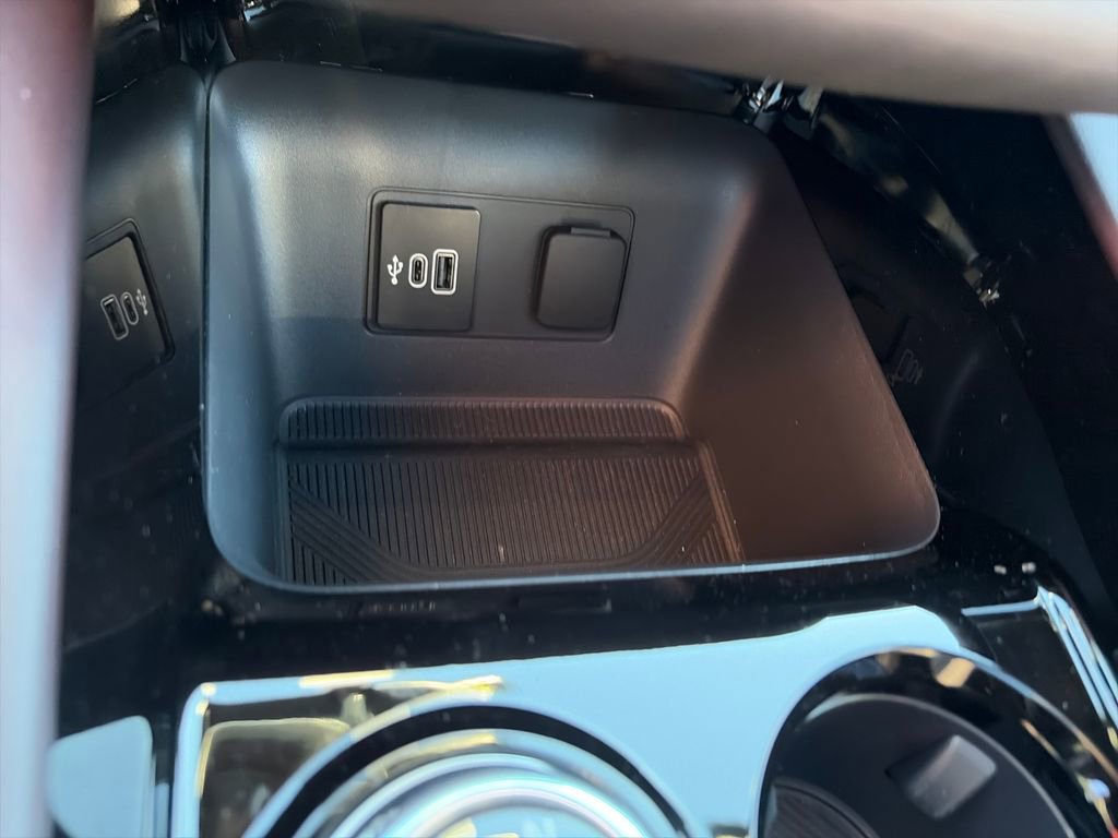 Used 2026 Ford Explorer Platinum w/ LUX Leather Package image 34