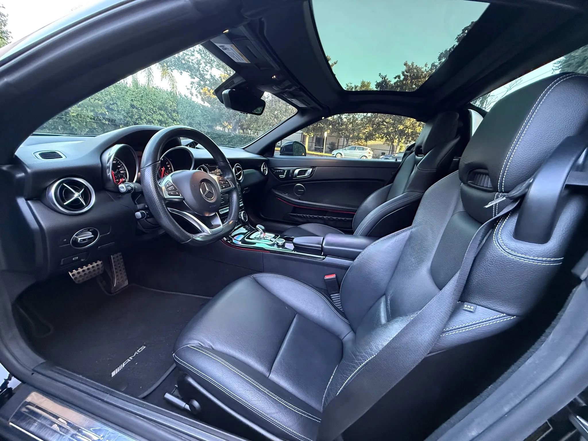 Used 2017 Mercedes-Benz SLC 300 w/ Premium 2 Package image 18