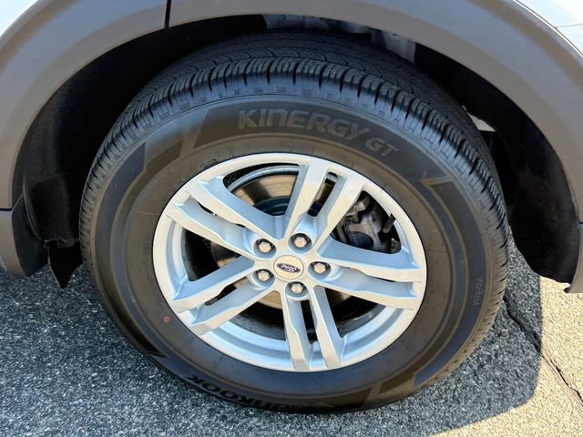 Certified 2020 Ford Explorer XLT w/ Equipment Group 202A AWD/4WD image 5