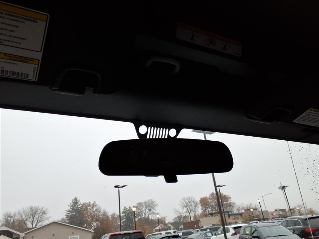 Used 2018 Jeep Wrangler Unlimited Sport image 32