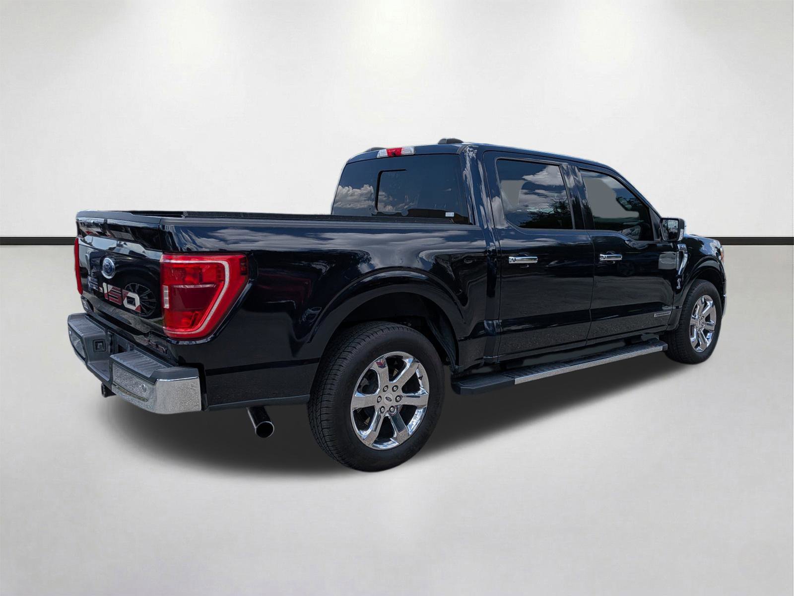 Used 2021 Ford F150 XLT w/ Equipment Group 302A High RWD image 4