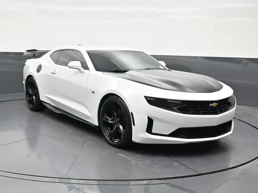 Used 2021 Chevrolet Camaro LT RWD image 8