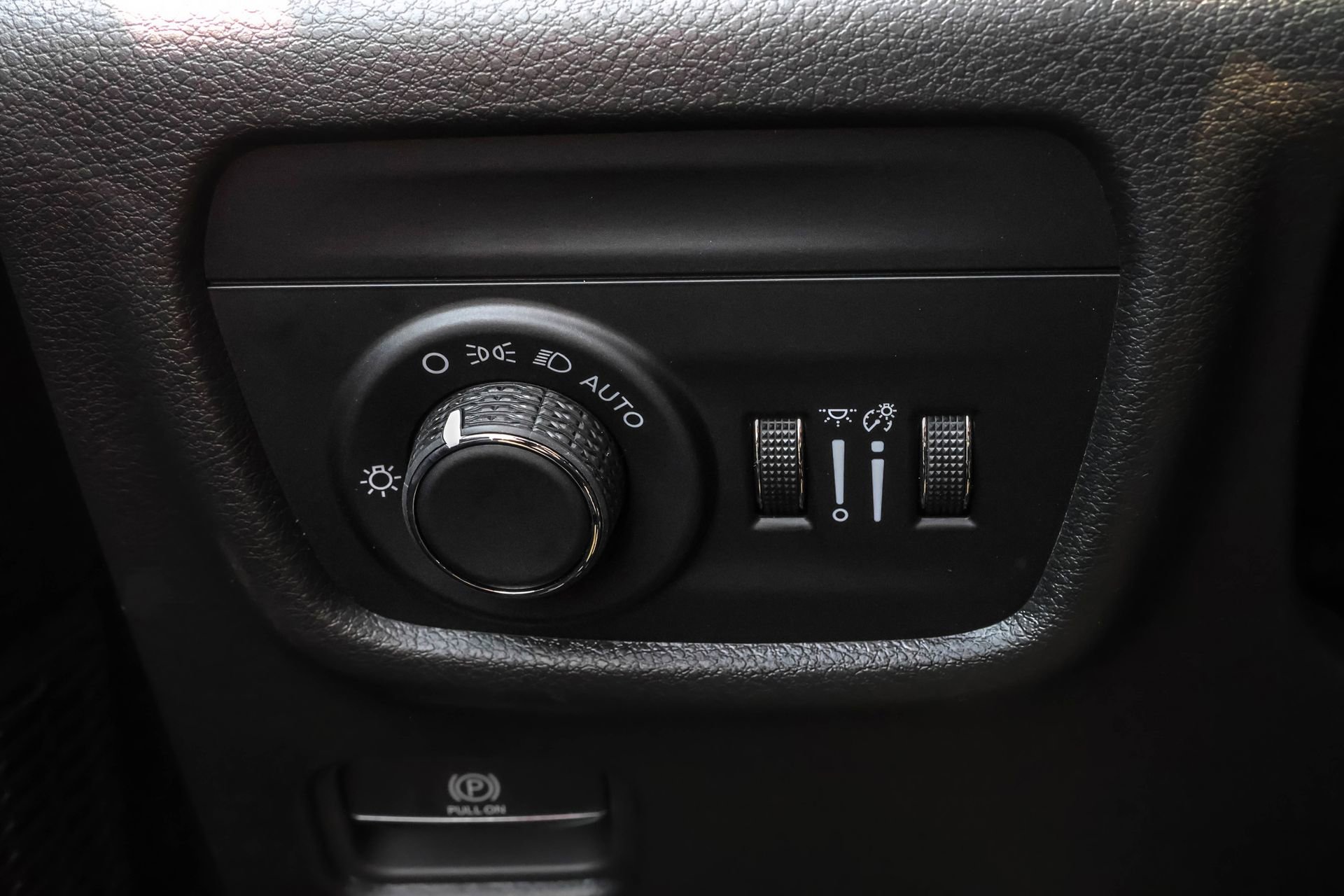 New 2025 Jeep Grand Cherokee Altitude image 29