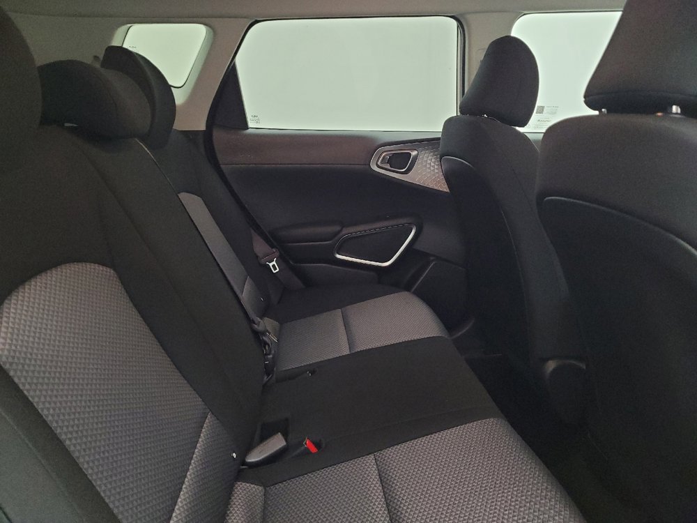 Used 2025 Kia Soul S FWD image 19