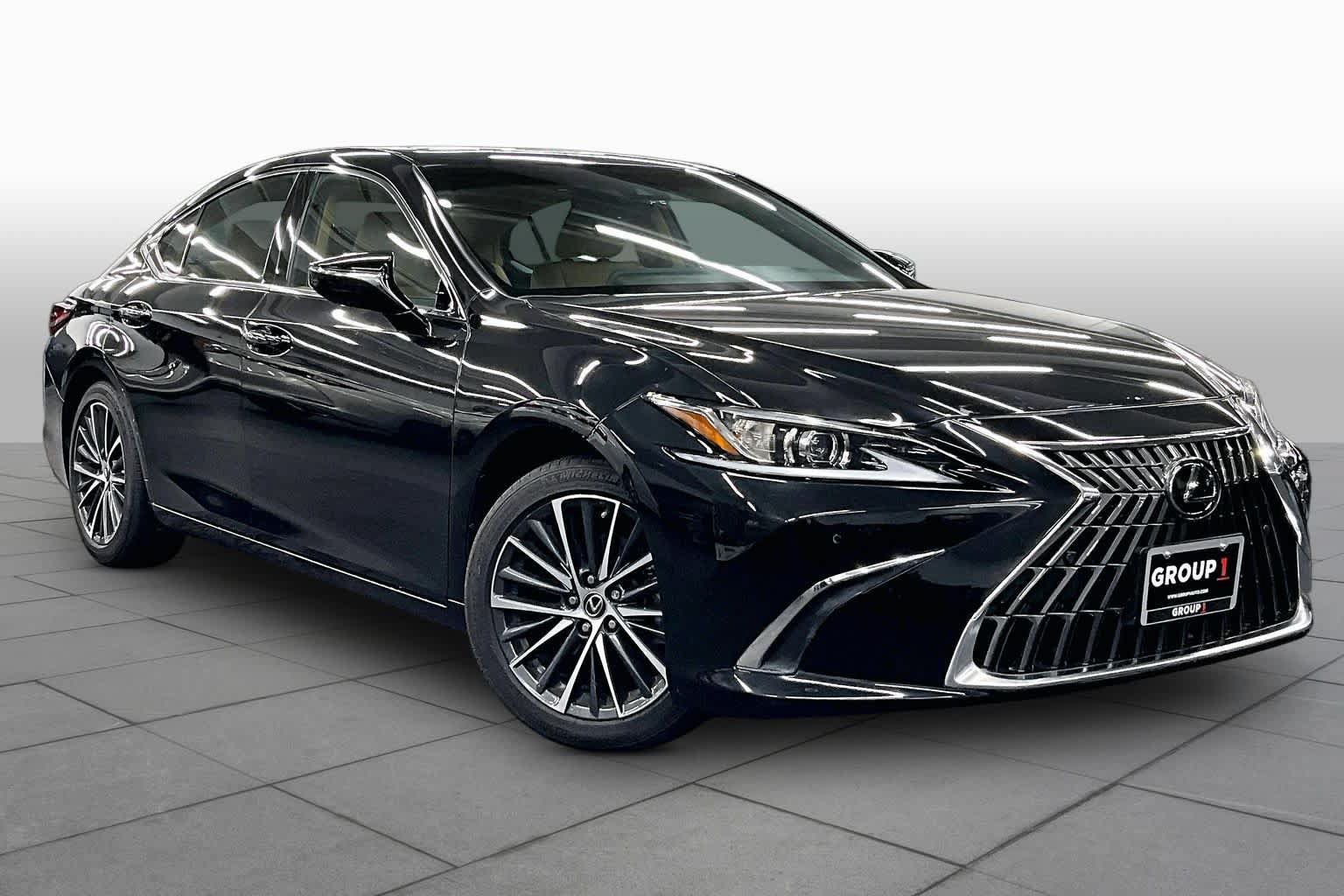 Used 2025 Lexus ES 350 w/ Premium Package FWD image 3