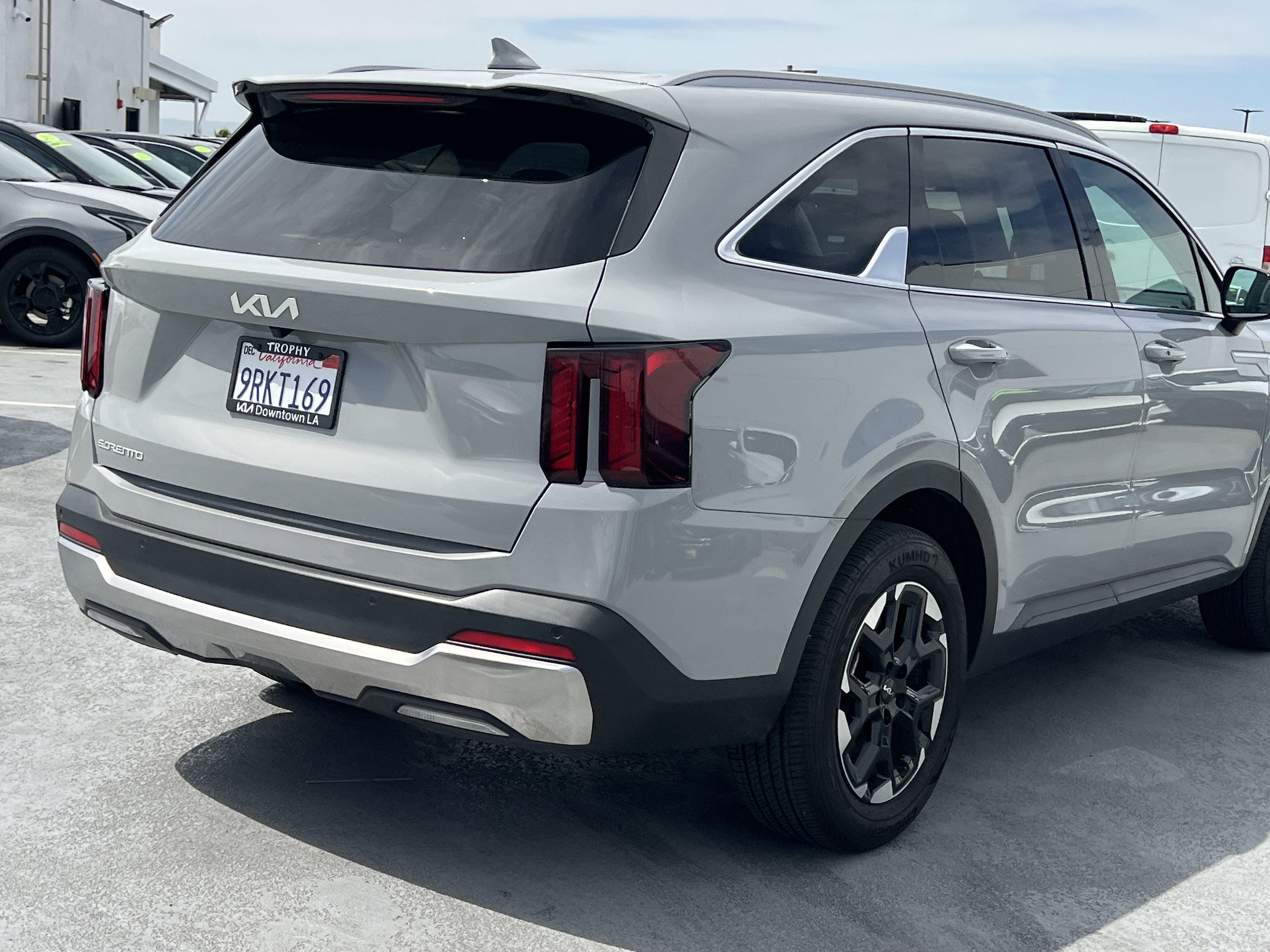 Certified 2025 Kia Sorento S image 7