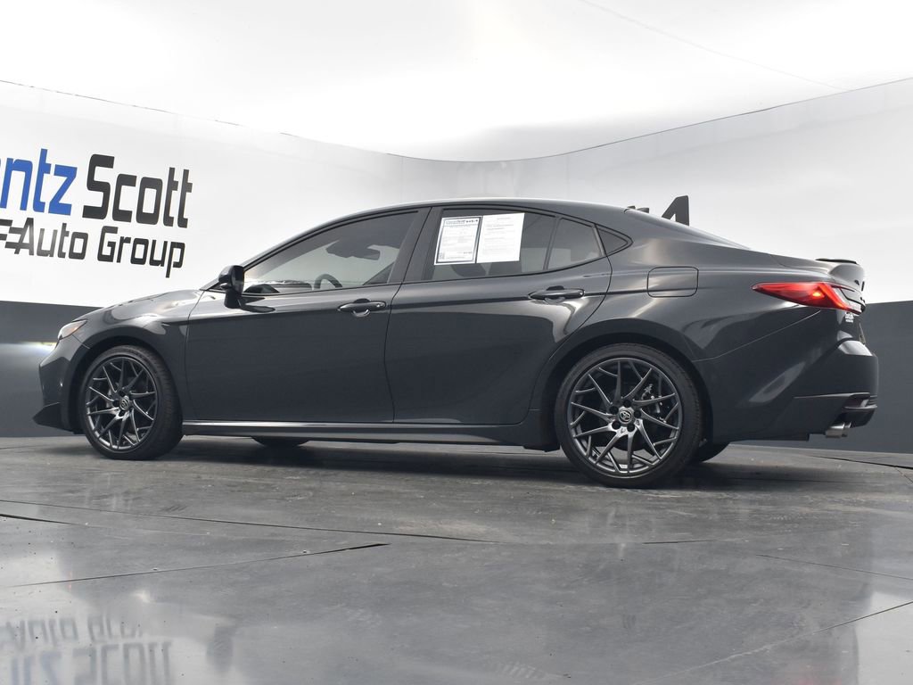 Used 2025 Toyota Camry SE w/ Convenience Package image 19