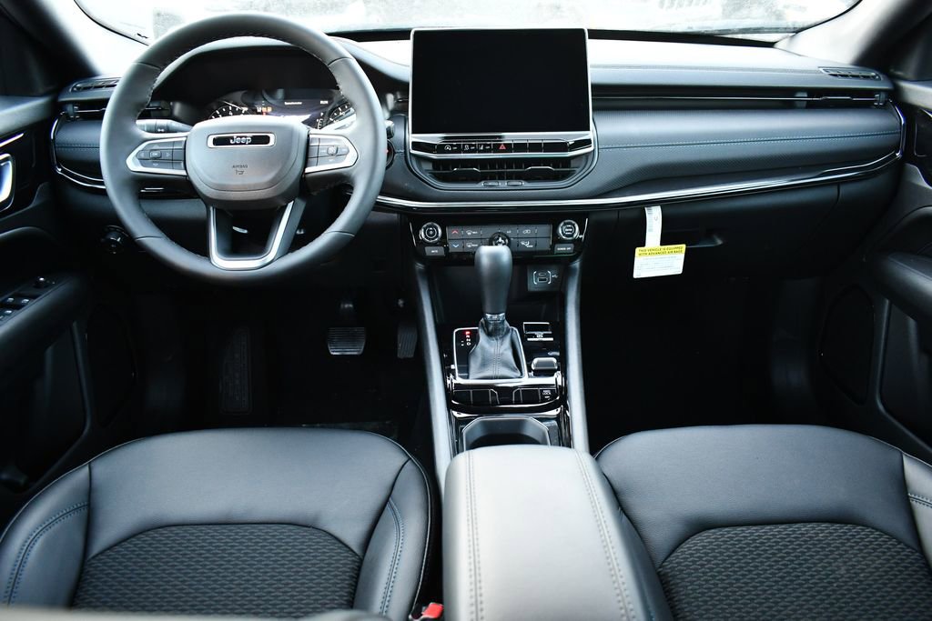 New 2026 Jeep Compass Latitude image 10