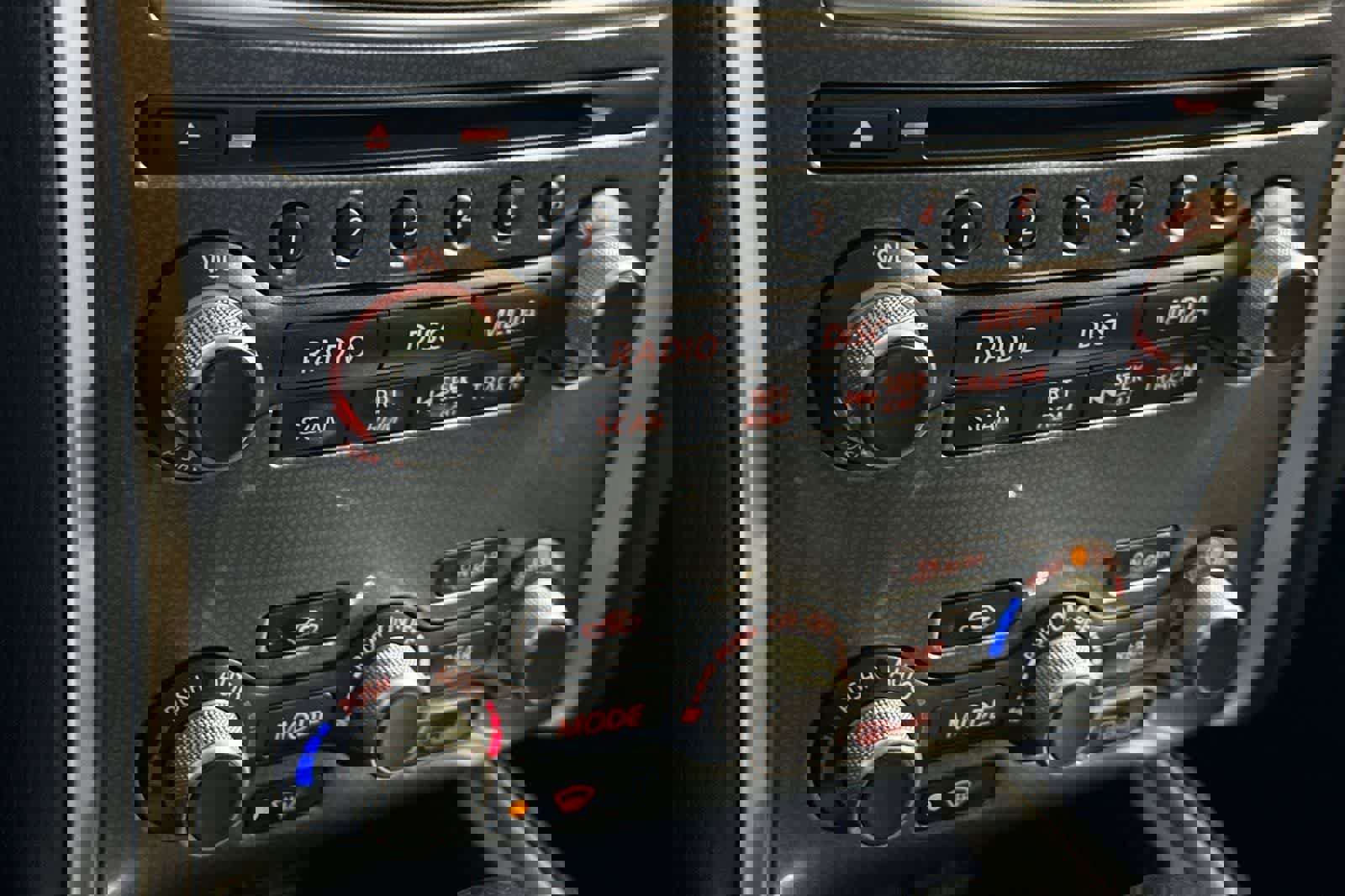 Used 2019 Nissan Pathfinder SL image 23