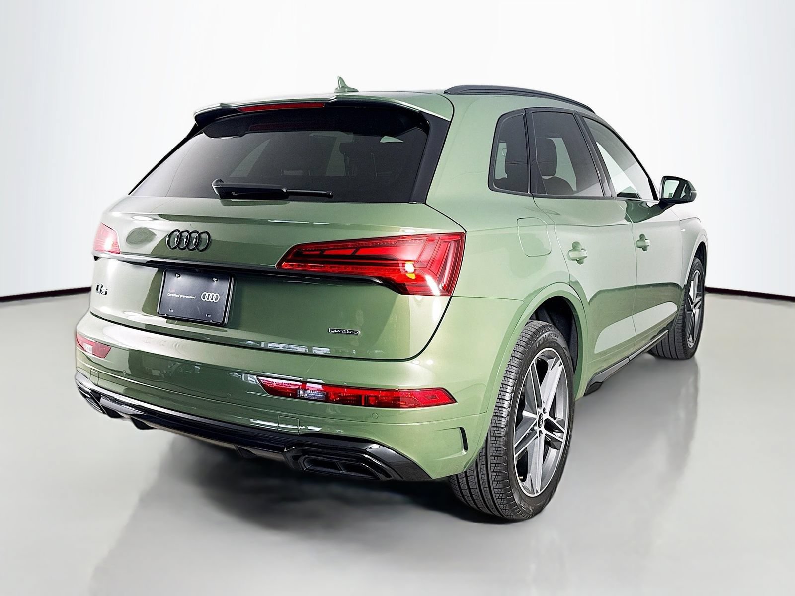 Certified 2024 Audi Q5 e Premium Plus w/ Premium Plus Package AWD/4WD image 7