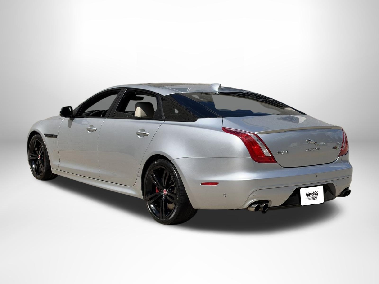 Used 2019 Jaguar XJ R RWD image 5