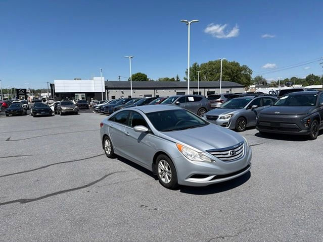 Used 2012 Hyundai Sonata GLS w/ Popular Equipment Pkg FWD image 2