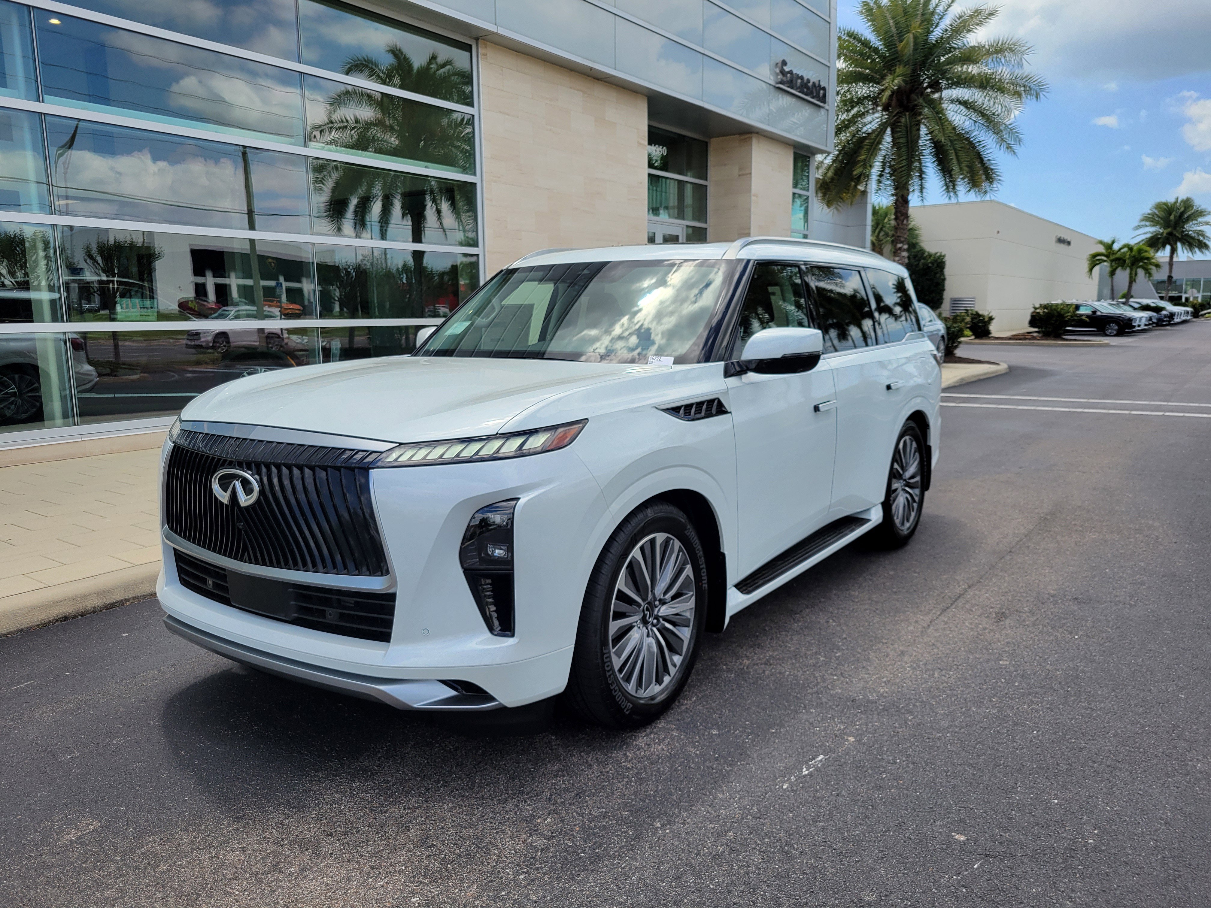 New 2026 INFINITI QX80 Luxe RWD image 8