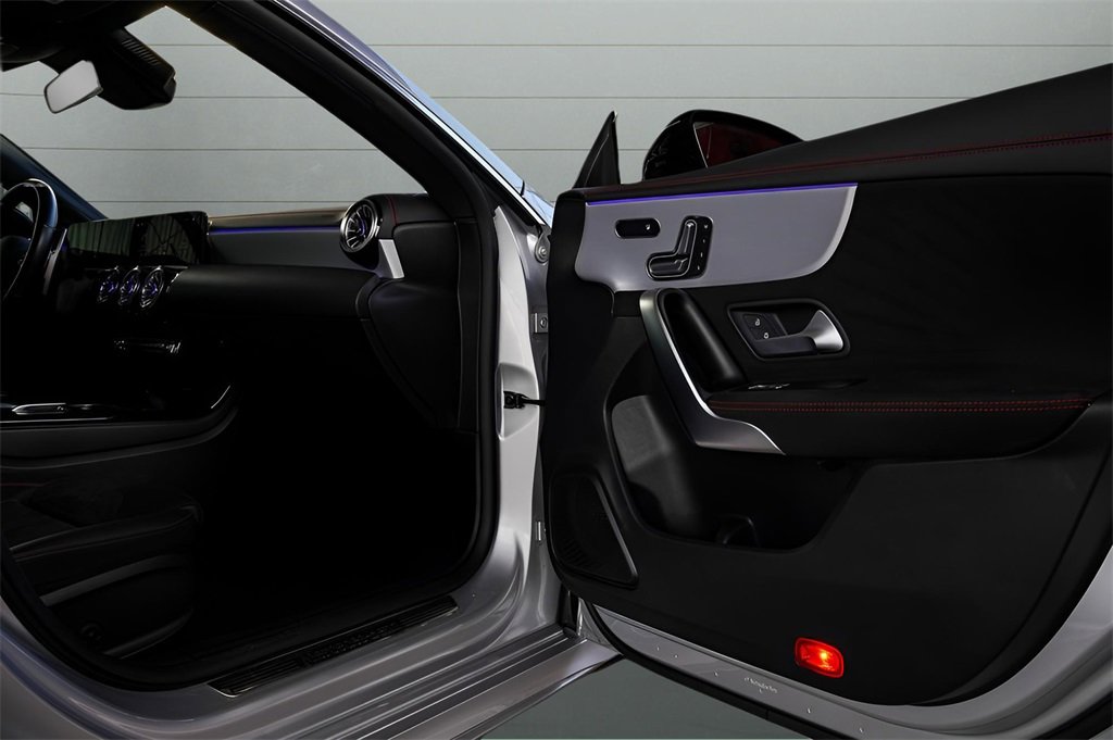 Used 2023 Mercedes-Benz CLA 250 4MATIC image 59