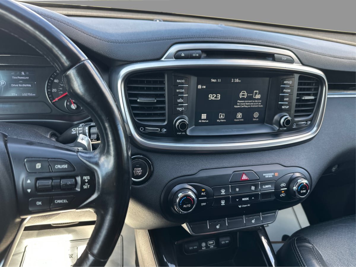 Used 2017 Kia Sorento EX FWD image 33