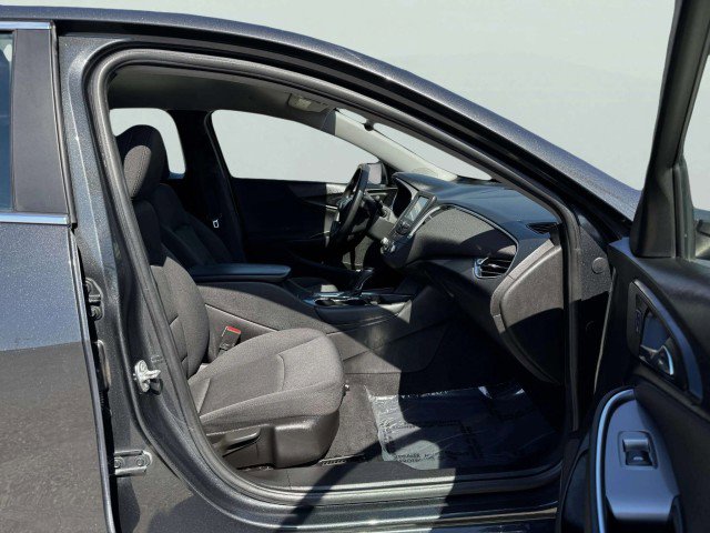 Used 2016 Chevrolet Malibu LT image 45