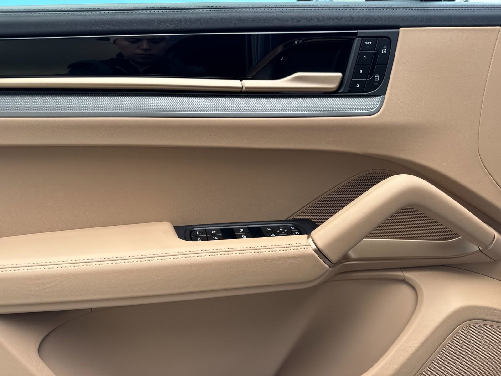 New 2026 Porsche Cayenne S image 12