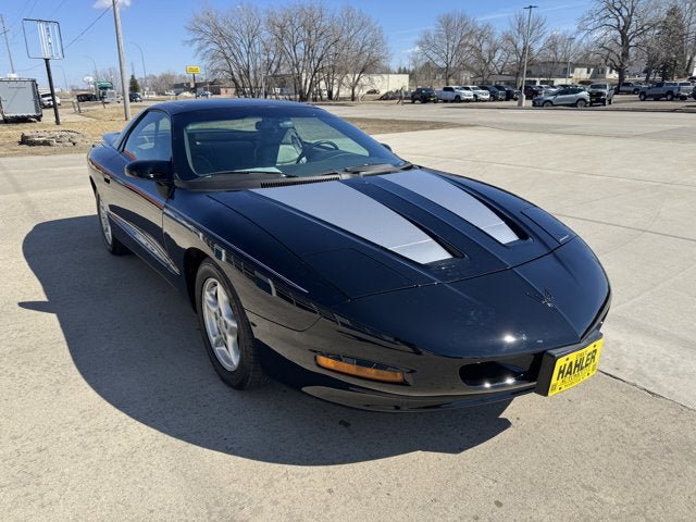 Used 1995 Pontiac Firebird Formula RWD image 2