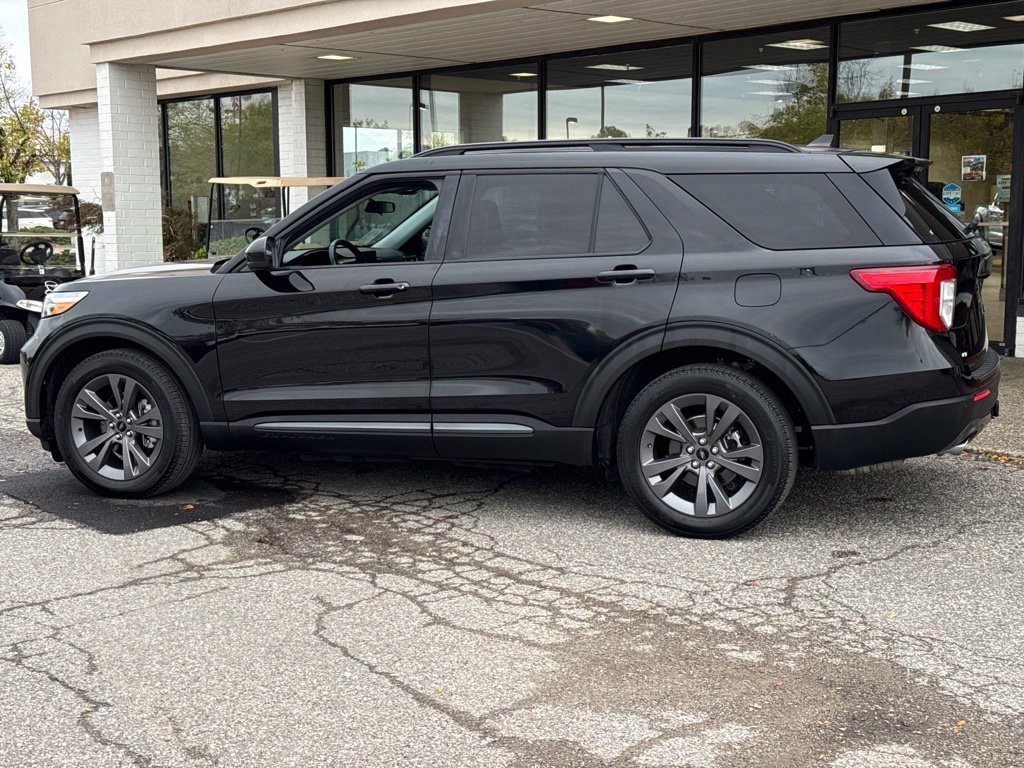 Used 2023 Ford Explorer XLT w/ Equipment Group 202A RWD image 10